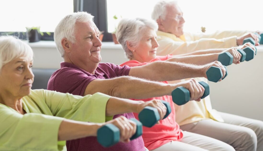 personnes âgées qui pratiquent une activité physique